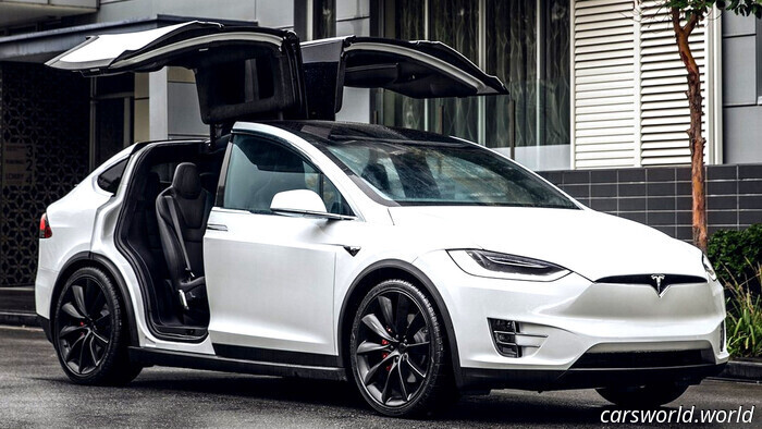 They Blame Autosteer After Losing Four Family Members in a Tesla Accident | Carscoops